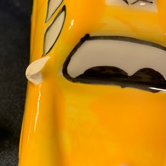 New Cars Collectible Salt & Pepper Shakers - Picture 4 of 4